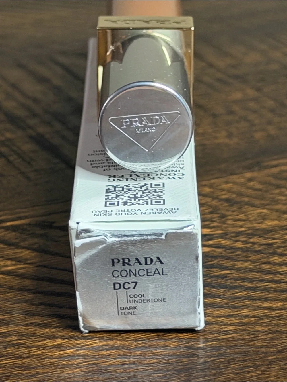 DC7-Prada Beauty Conceal Blurring Micro-Correcting Concealer DC7